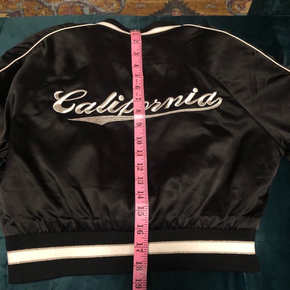 Forever 21 satin padded cropped bomber jacket Sz M - Picture 6 of 9